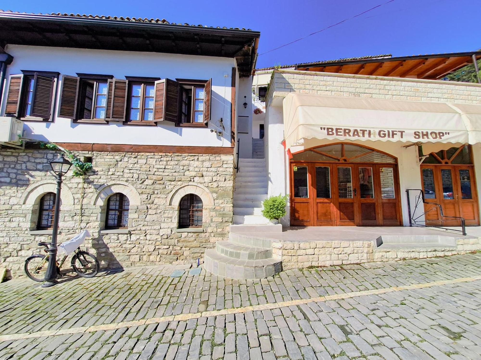 Villa Mishel Suites Berat Exterior photo
