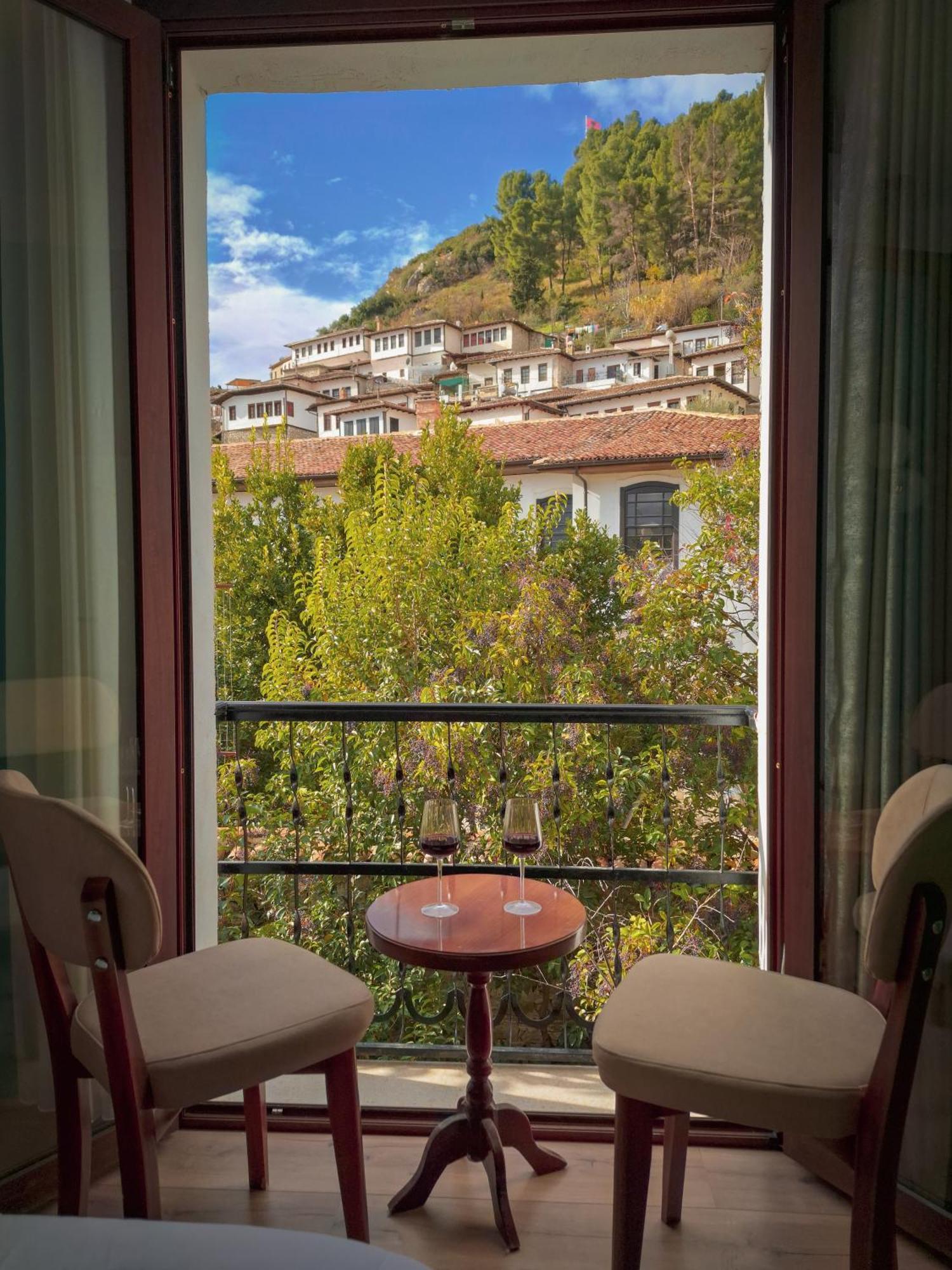 Villa Mishel Suites Berat Exterior photo