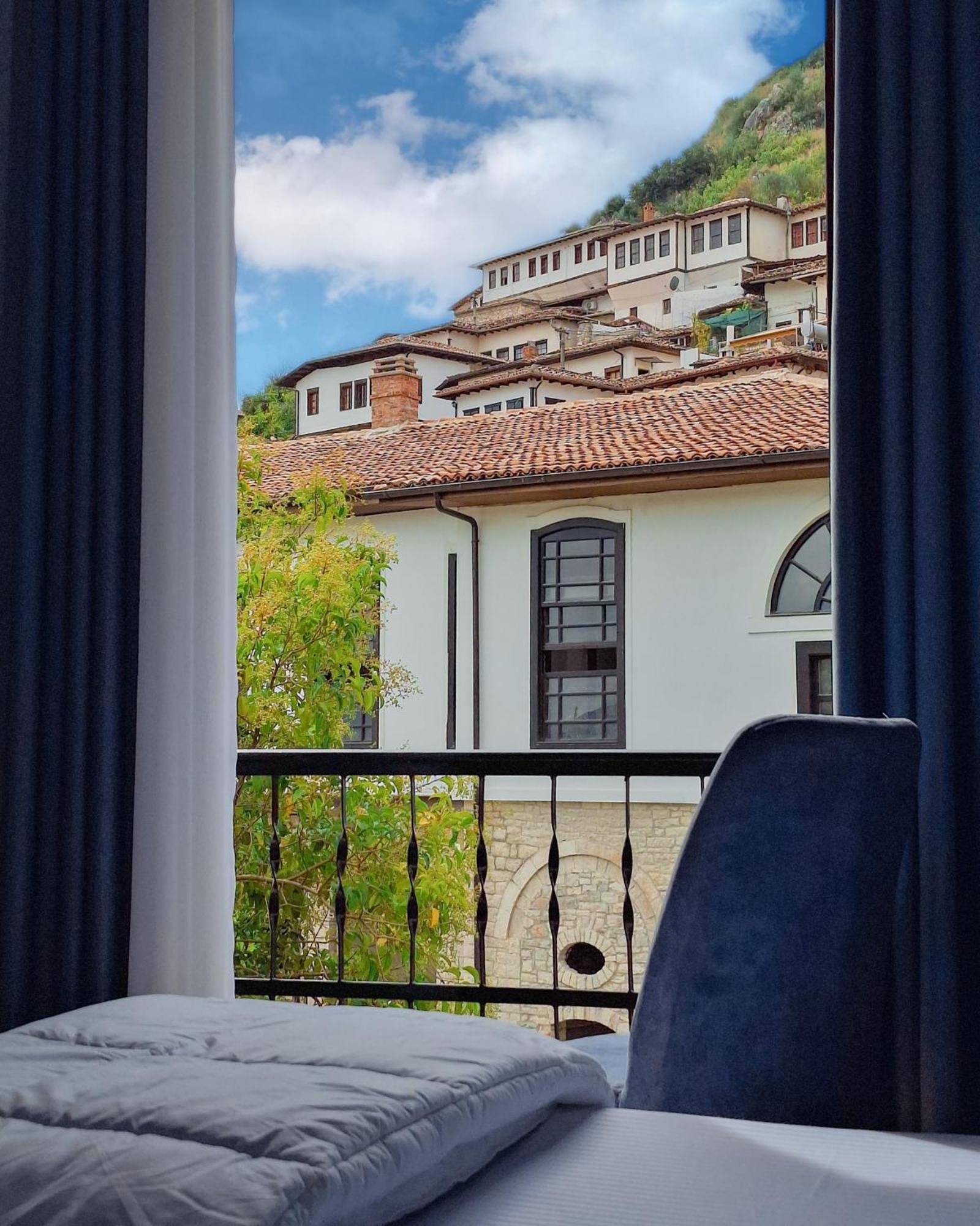 Villa Mishel Suites Berat Exterior photo