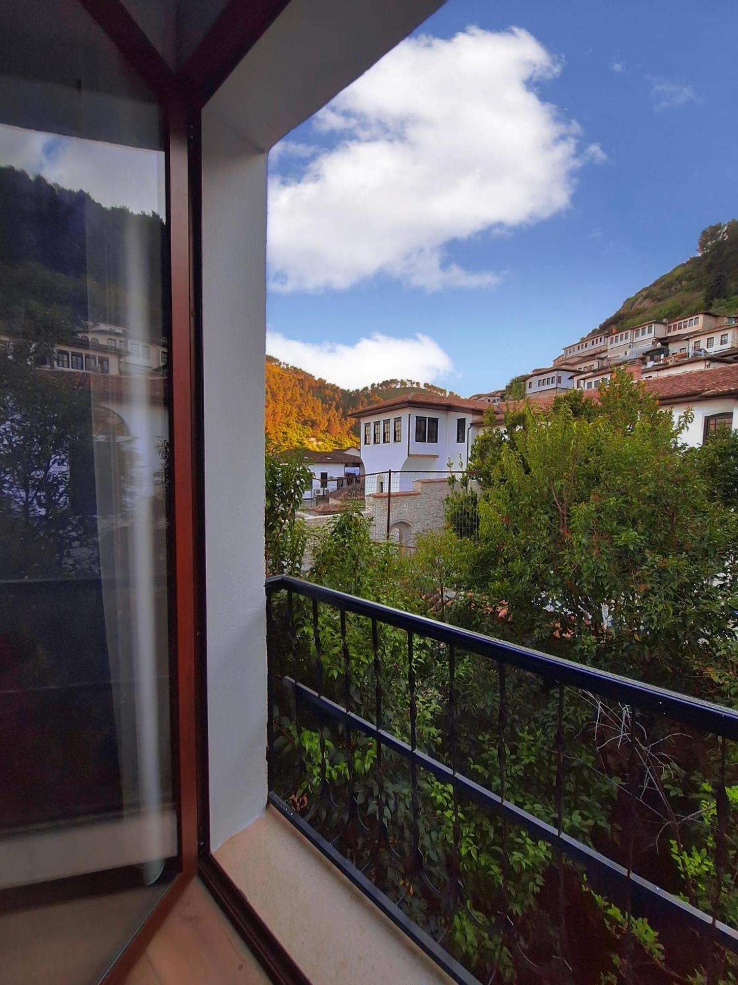 Villa Mishel Suites Berat Exterior photo