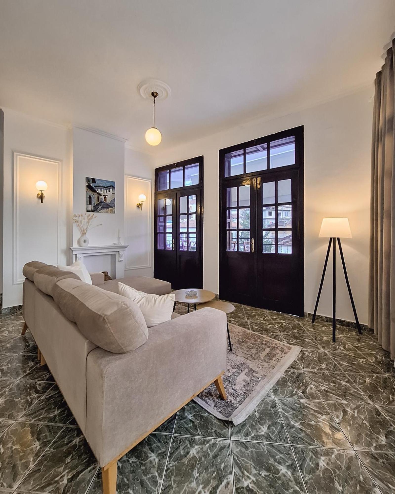 Villa Mishel Suites Berat Exterior photo