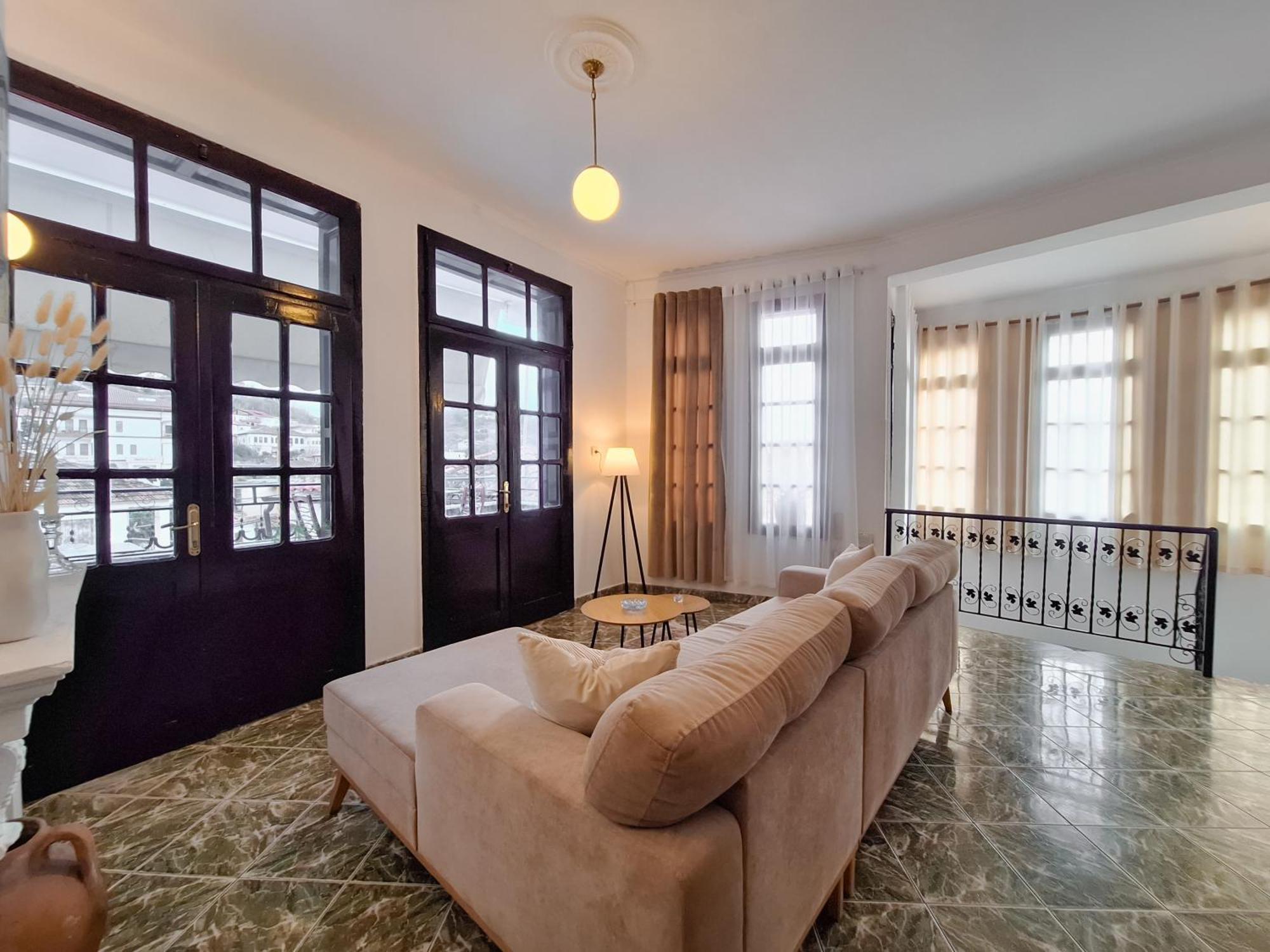 Villa Mishel Suites Berat Exterior photo