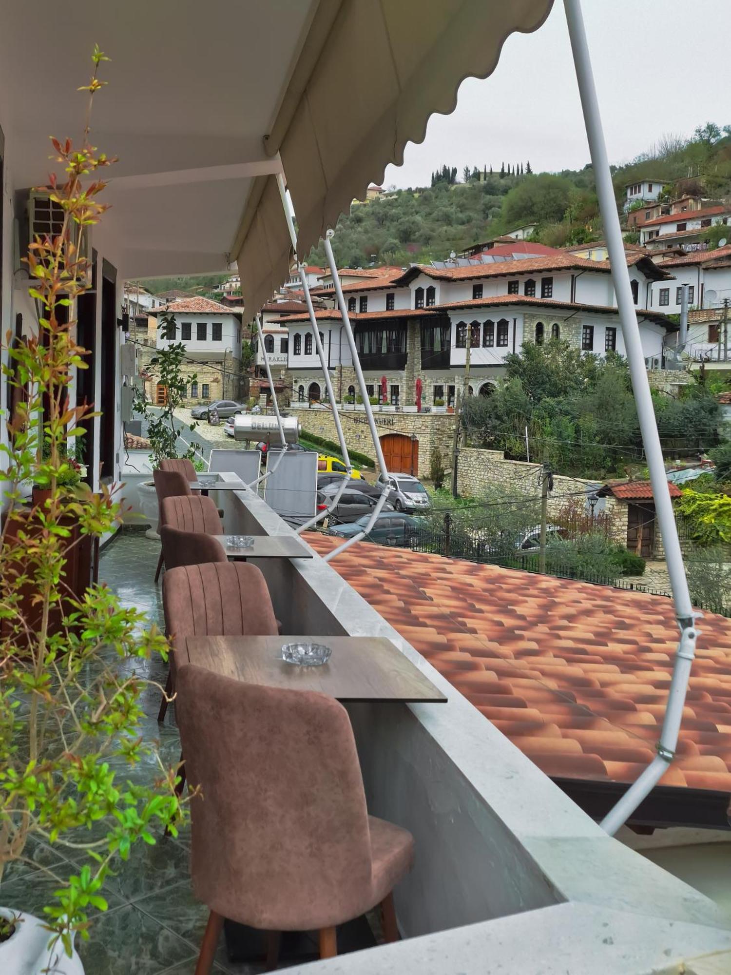 Villa Mishel Suites Berat Exterior photo